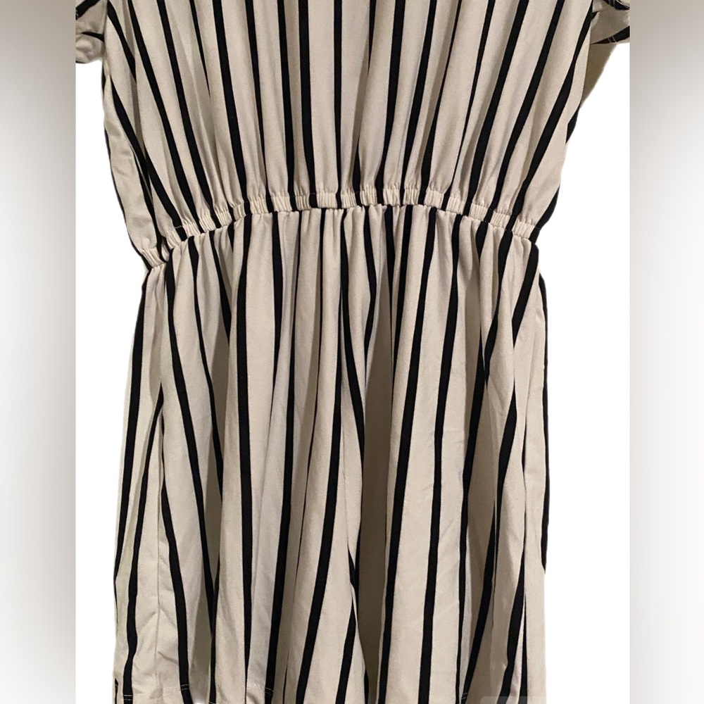 Striped Romper - Picture 4 of 4